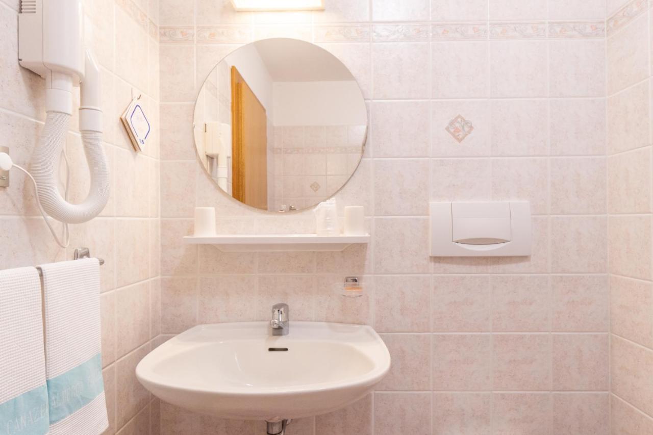 Albergo Canazei Bed & Breakfast *