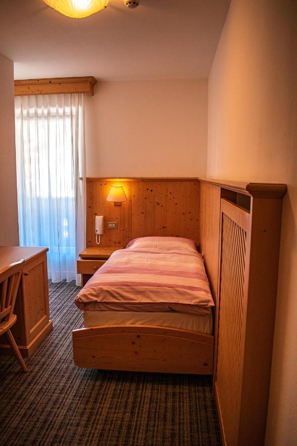 Albergo Canazei Bed & Breakfast *